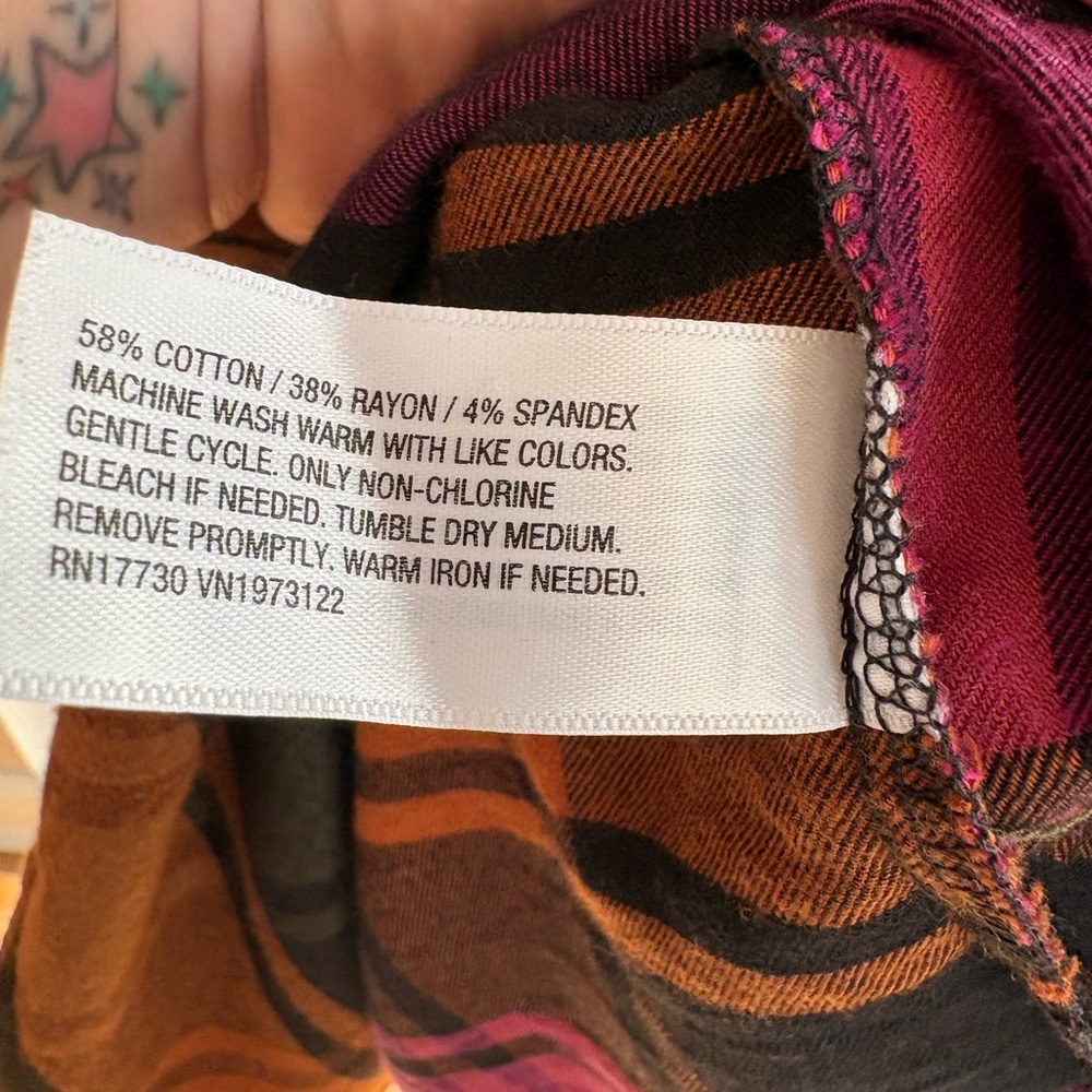 Ava & Viv Multicolor Plaid Button Down Shirt - Picture 5 of 6